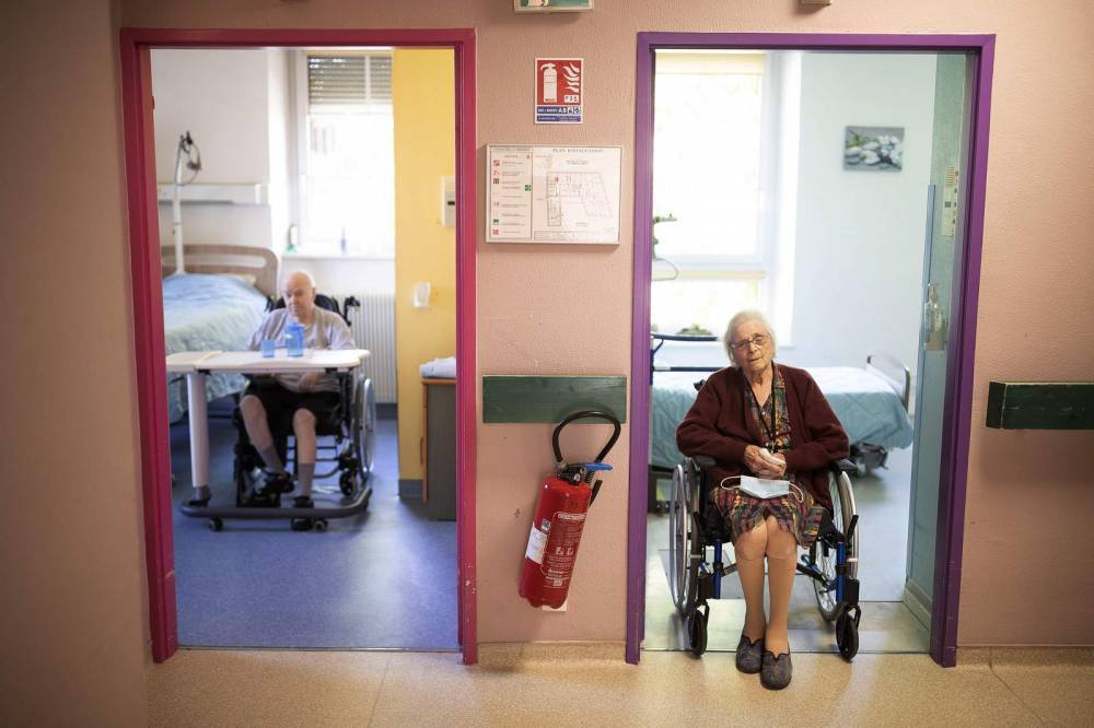 Mass virus test in nursing home seeks to combat loneliness - clickorlando.com - France