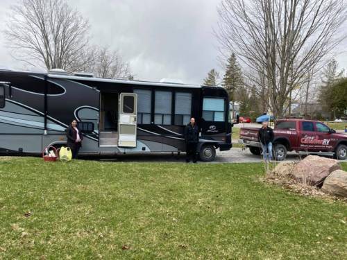 Great Canadian RV helping front line workers stay close to their family - globalnews.ca