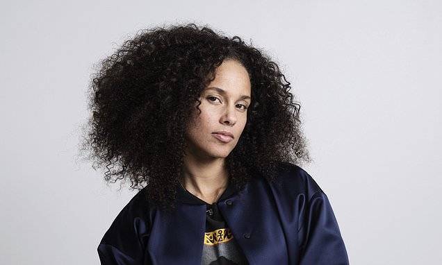 Alicia Keys - Alicia Keys felt 'manipulated and objectified' by photographer in 2000 shoot when she was 19 - dailymail.co.uk