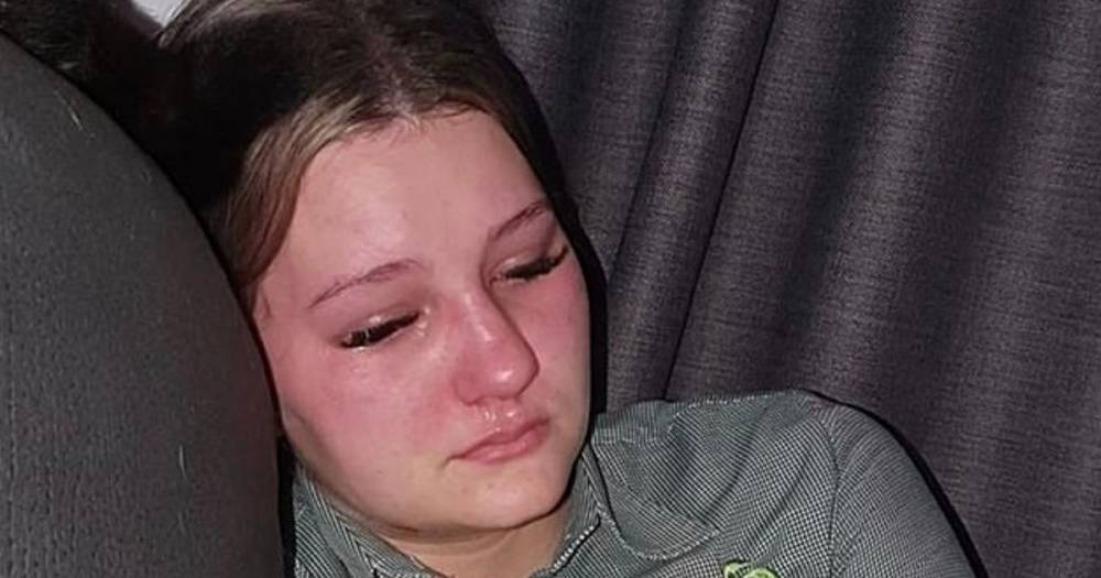 Teen supermarket worker left in tears by 'a**hole' coronavirus panic buyers - dailystar.co.uk - Australia