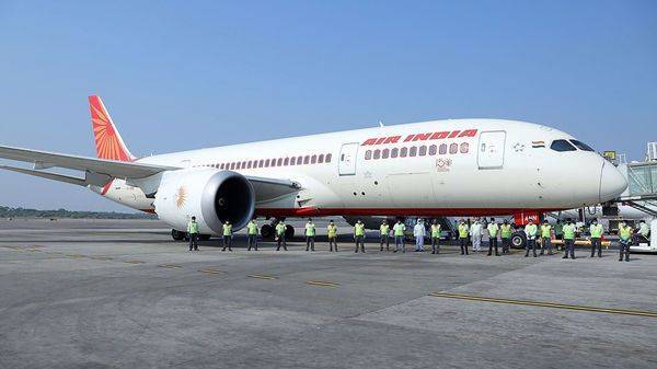 Covid-19 effect: Air India suspends contract of around 200 pilots - livemint.com - city New Delhi - India