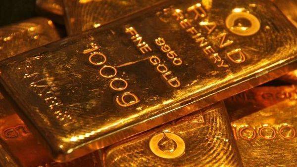 Gold prices fall today but silver rates move higher - livemint.com - Usa - India