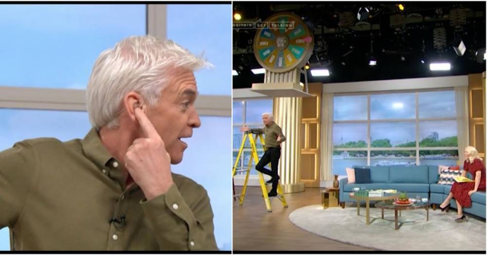 Phillip Schofield - Phillip Schofield told off by producers as he takes matters into his own hands on This Morning - manchestereveningnews.co.uk