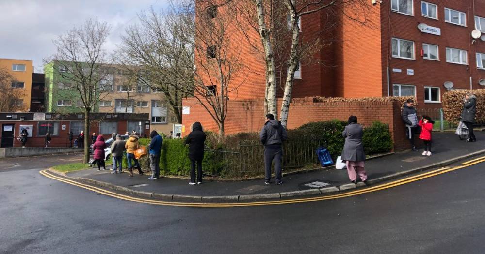 Struggling families are queueing for cheap food thrown out by the supermarkets amid coronavirus crisis - manchestereveningnews.co.uk - city Manchester