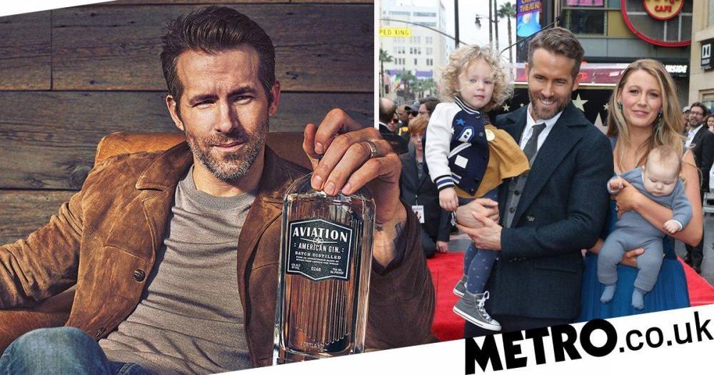 Stephen Colbert - Ryan Reynolds - Ryan Reynolds ‘mostly drinking’ in isolation with Blake Lively and their kids: ‘I have straight gin’ - metro.co.uk