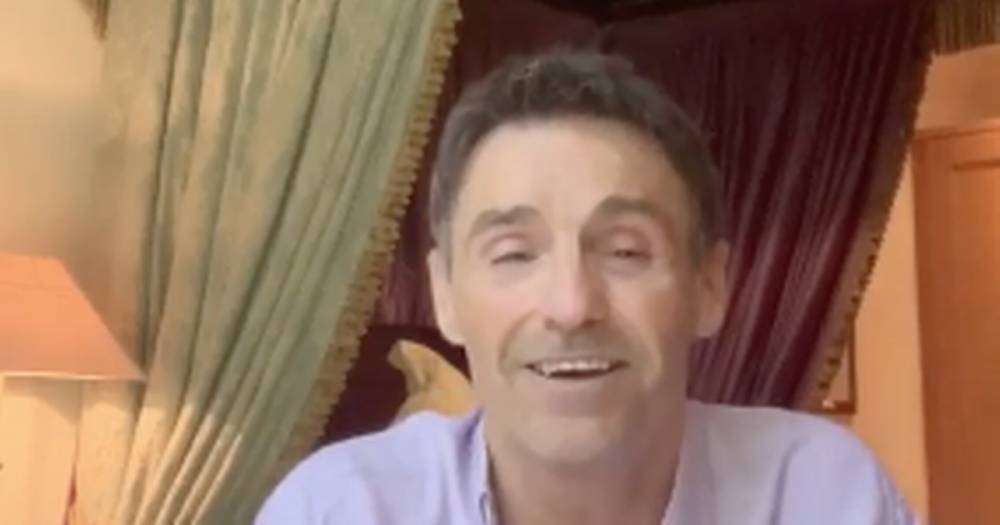 Marti Pellow performs Love Is All Around tribute for NHS workers - dailyrecord.co.uk - Scotland