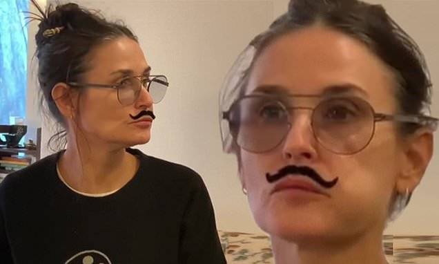 Bruce Willis - Demi Moore - Demi Moore dons fake mustache while isolating with ex-husband Bruce Willis and their three daughters - dailymail.co.uk - county Valley - state Idaho - city Sun Valley, state Idaho