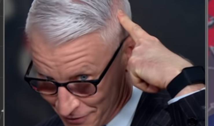 Anderson Cooper Shows Off 'Giant' Bald Spot On-Air After Giving Himself a Haircut - Watch! - justjared.com - city New York - county Anderson - county Cooper
