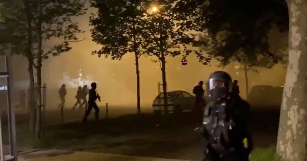 Rioting breaks out on French housing estates as lockdown tensions mount - mirror.co.uk - Algeria - France