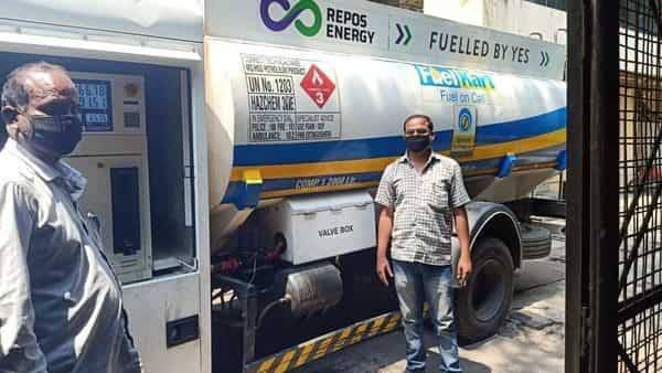 Ratan Tata - Ratan Tata backed mobile petrol pumps a hit during lockdown - livemint.com - city New Delhi - India - city Pune