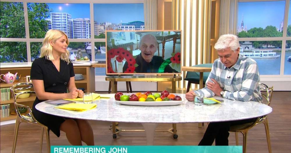 Holly Willoughby - Phillip Schofield - Phil Willoughby - Phil and Holly pay tribute to 'Penny Arcade OAP' who died from coronavirus - dailyrecord.co.uk