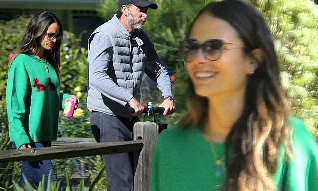 Jordana Brewster - Jordana Brewster enjoys a break from social isolation as she takes a walk with her husband - dailymail.co.uk - Los Angeles - city Los Angeles