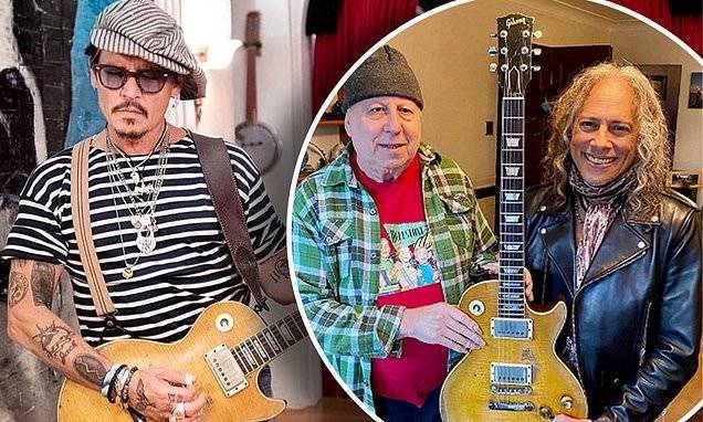 Johnny Depp - Fleetwood Mac - Peter Green - Johnny Depp plays famous 'Greeny' Gibson guitar owned by members of Fleetwood Mac and Metallica - dailymail.co.uk - Ireland