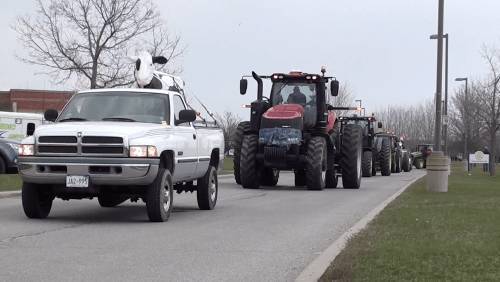 Convoy of Northumberland County farmers rally for front-line workers at Cobourg hospital and long-term care home - globalnews.ca - county Northumberland
