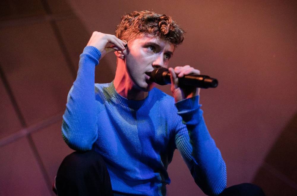 Troye Sivan - Troye Sivan Takes Fans on a Psychedelic Trip with 'Live From Home' Rendition of 'Take Yourself Home' - billboard.com