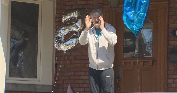 Montreal-area community safely comes together to celebrate neighbour’s milestone birthday - globalnews.ca