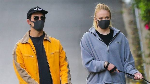 Joe Jonas - Sophie Turner - Sophie Turner Wears Full Protective Gear Outside With Joe Jonas Amid Ongoing Pregnancy Reports - hollywoodlife.com - Los Angeles
