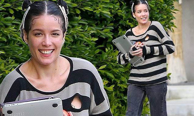 Halsey looks overjoyed to be out as she makes a visit with her laptop in tow to work on music - dailymail.co.uk - state New Jersey - county Los Angeles - county Sherman - city Edison, state New Jersey