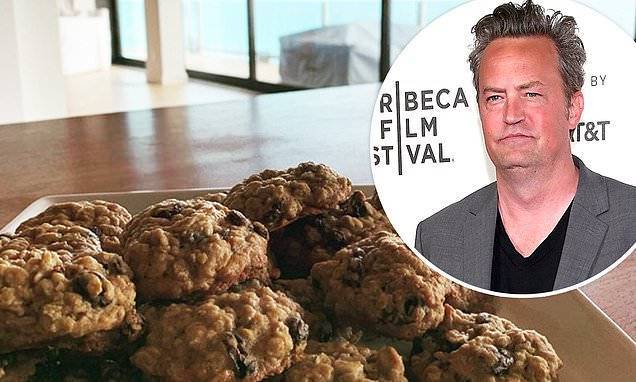 Matthew Perry - Matthew Perry shows off scrumptious-looking cookies after trying out nude baking - dailymail.co.uk