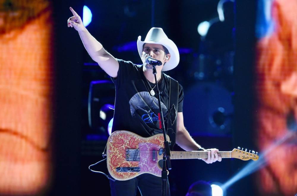 Brad Paisley - Brad Paisley Raises a Glass For Frontline Workers With 'No I In Beer' - billboard.com - state Tennessee - county Franklin