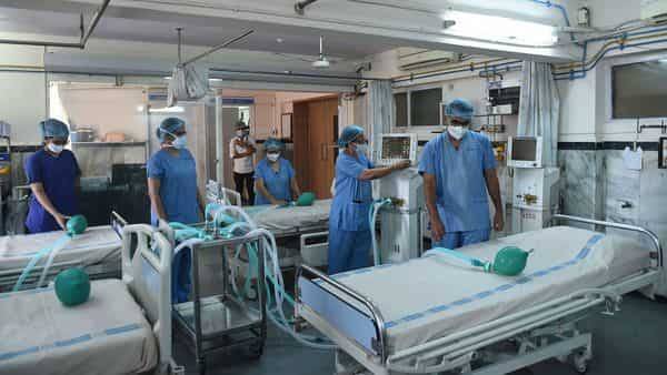 Jayanti Ravi - Coronavirus cases in Gujarat cross 2,000, death toll reaches 77 - livemint.com - city Ahmedabad