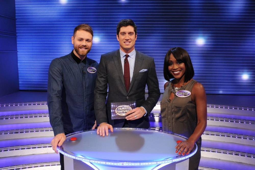 Vernon Kay - ITV in talks for Family Fortunes reboot – with contestants playing from home - thesun.co.uk - Britain