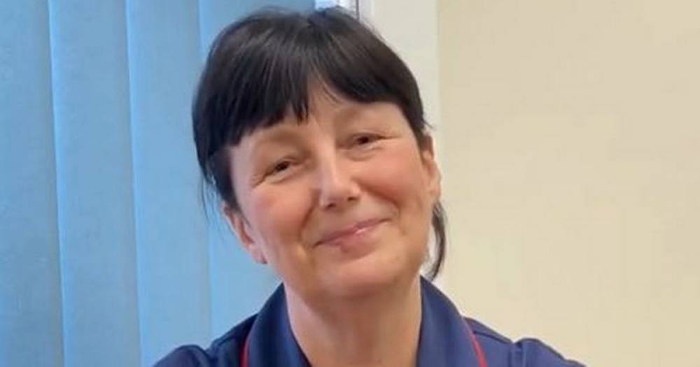 Nurse changes retirement plans to take care of high-risk patients - manchestereveningnews.co.uk