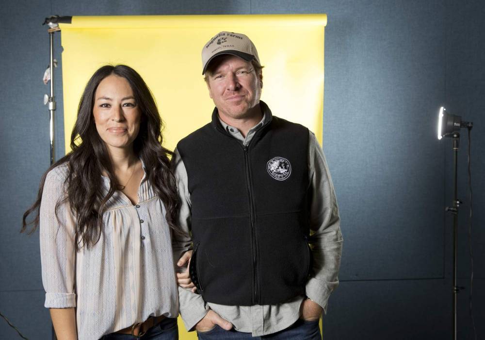 Joanna Gaines - Chip Gaines - Virus delays launch of Chip and Joanna Gaines' new network - clickorlando.com - Los Angeles