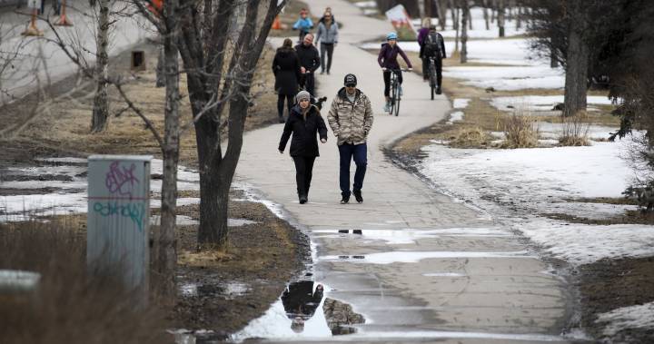 Alberta Health - Are physically distant driveway visits, walks allowed? Alberta Health officials weigh in - globalnews.ca