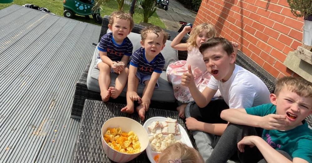 'There's always someone following you around' - mum shares reality of life in lockdown with six kids - manchestereveningnews.co.uk
