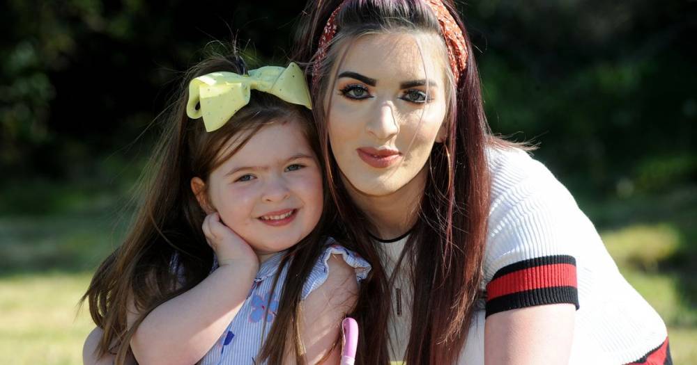 Bella Rose - Heroic five-year-old girl saves mum’s life after she collapsed suddenly at home - dailyrecord.co.uk - county Stark