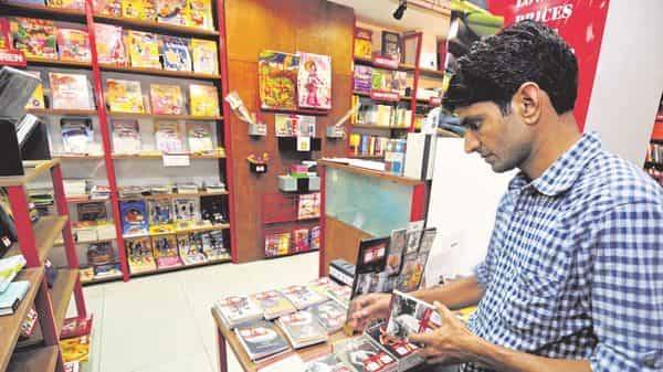 Govt allows book stores, electric fan shops to be exempted from lockdown - livemint.com - city New Delhi