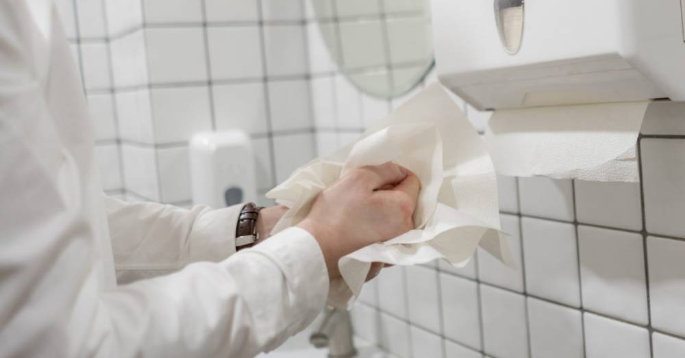 Paper towels better at removing viruses than jet dryers - medicalnewstoday.com
