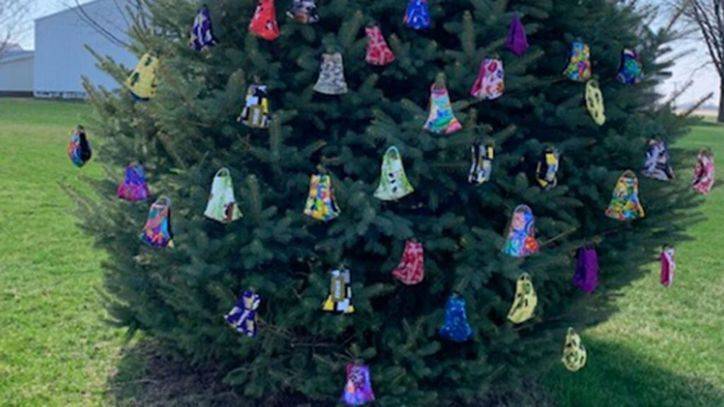 Iowa woman sets up 'giving tree' of face masks for people to use during coronavirus pandemic - fox29.com - state Iowa