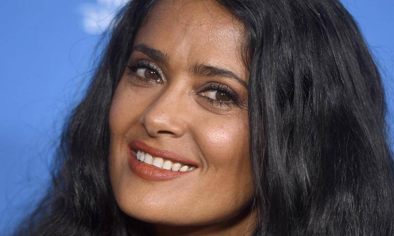 Salma Hayek - Salma Hayek’s rainbow face will blow your mind - but what’s the reason behind it? - us.hola.com - Mexico