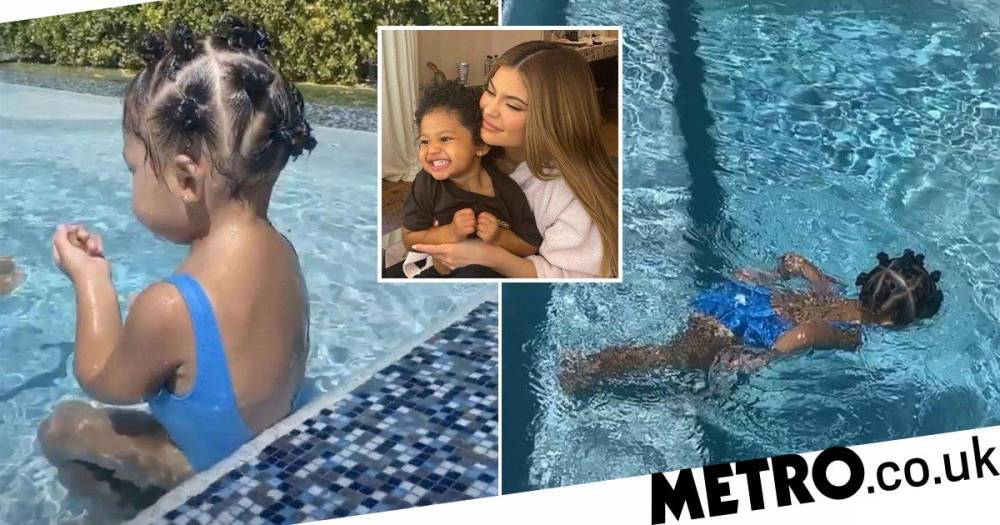 Stormi Webster - Kris Jenner - Kylie Jenner’s daughter Stormi Webster can swim without armbands and it’s just too cute - metro.co.uk - city Palm Springs