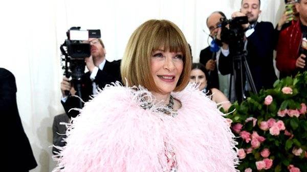 Naomi Campbell - Anna Wintour - Anna Wintour says fashion industry must ‘rethink’ its values post-coronavirus - breakingnews.ie