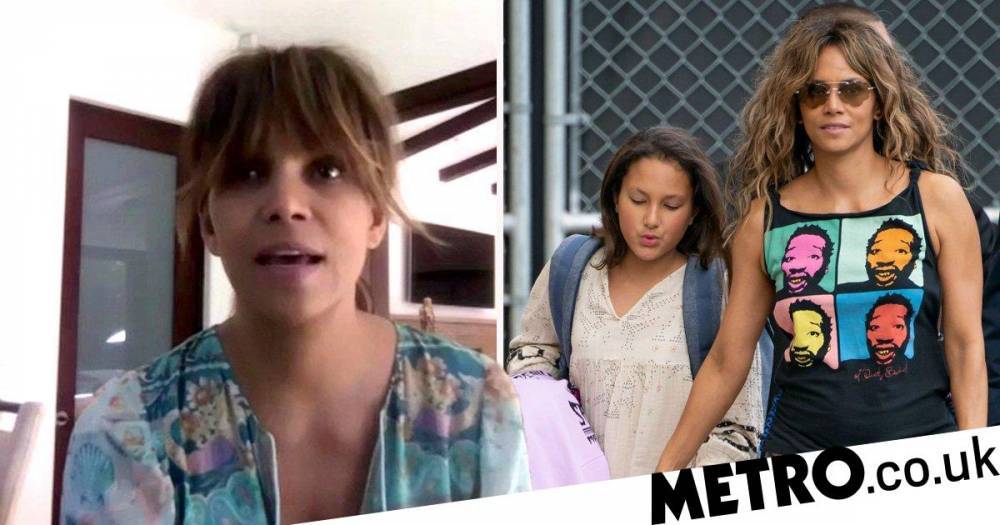 Jimmy Fallon - Halle Berry - Halle Berry forced to shave back of daughter’s head after chlorine damage left hair ‘like matted fur’ - metro.co.uk