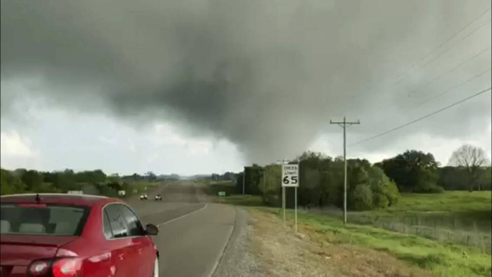 1 killed as apparent tornado hits southern Oklahoma town - clickorlando.com - state Texas - parish Red River - state Oklahoma - county Marshall