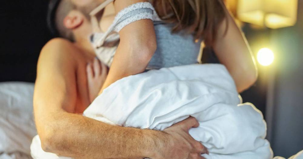 Coronavirus is not transmitted through sex - but kissing could be risky, study warns - mirror.co.uk - state Utah