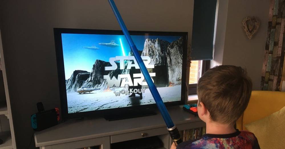 Luke Skywalker - Star Wars and Marvel fitness videos a massive hit with kids in lockdown - manchestereveningnews.co.uk