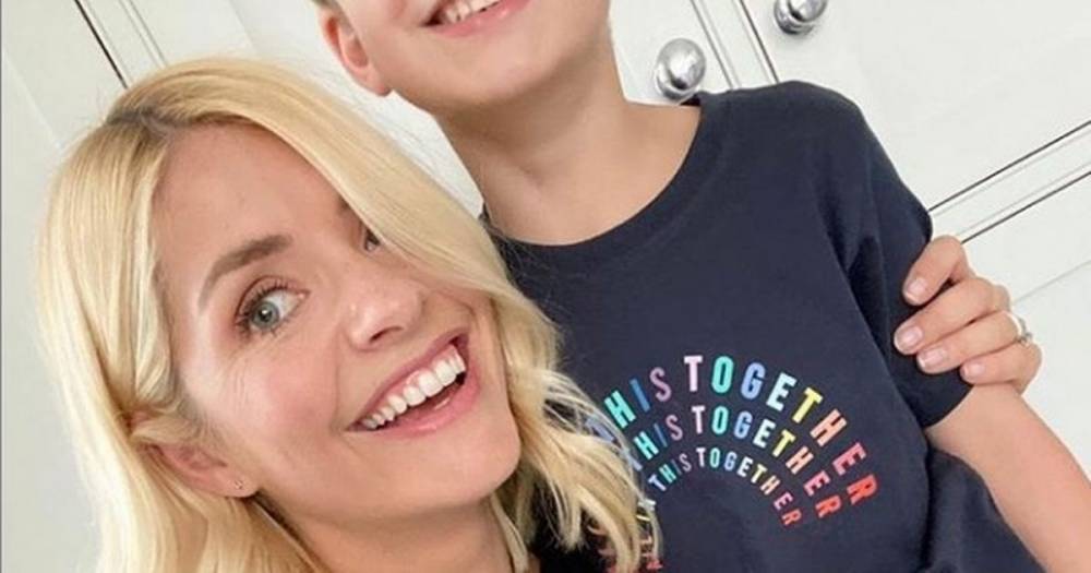 Holly Willoughby - Holly Willoughby and son Chester wear matching rainbow T-Shirts as they donate to NHS - mirror.co.uk