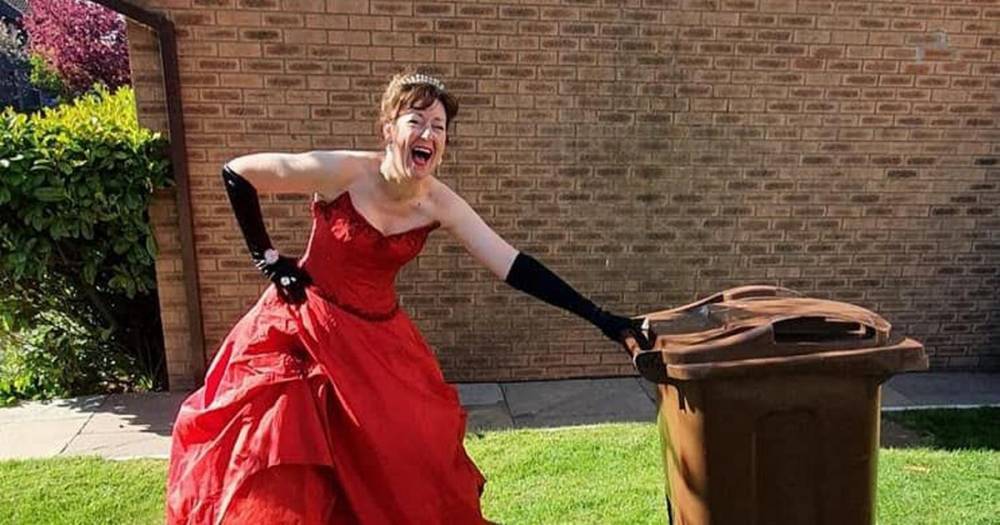 People are getting glammed up to take the bins out - manchestereveningnews.co.uk - city Manchester