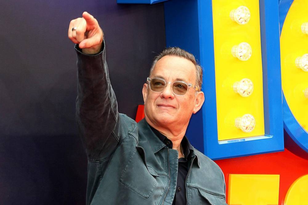 Tom Hanks - Rita Wilson - Corona De-Vries - Tom Hanks gifts typewriter to bullied boy named Corona - hollywood.com - Australia