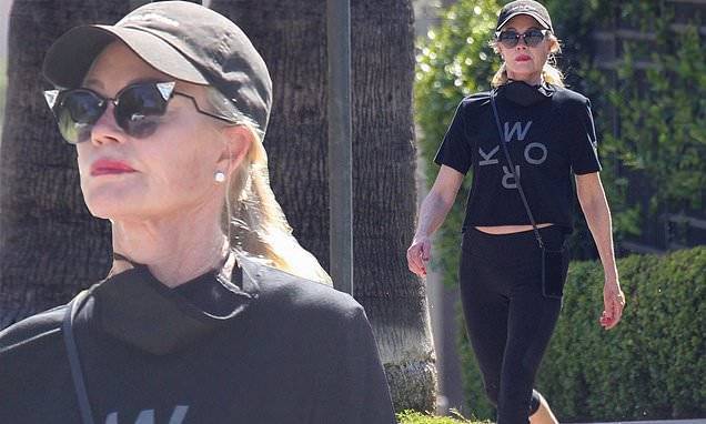 Melanie Griffith - Melanie Griffith flaunts her taut midriff while stepping out amid California's coronavirus lockdown - dailymail.co.uk - Los Angeles - state California