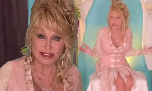 Dolly Parton - Dolly Parton, 74, declares she's 'always in glam' even when confined to home in COVID-19 quarantine - dailymail.co.uk - city Nashville