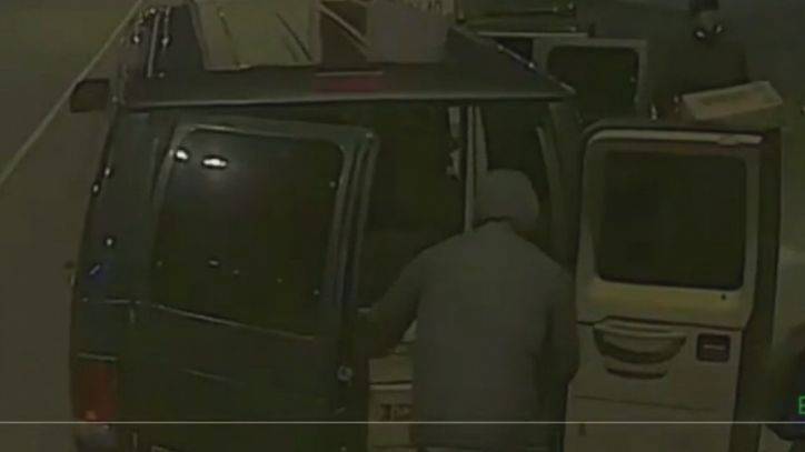 Dave Schratwieser - Police: Pair steals boxes of food from refrigerated trucks in South Philly - fox29.com