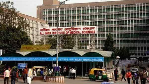 Coronavirus: 40 AIIMS doctors, nurses asked to self-quarantine after one tests positive - livemint.com - city New Delhi