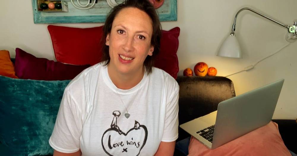 Stephen Fry - Peter Kay - Marcus Mumford - Dawn France - Claudia Winkleman - Reggie Yates - How to get the Comic Relief Boy and the Mole 'Love Wins' t-shirt for just £15 - manchestereveningnews.co.uk - France - county Prince William - county Yates