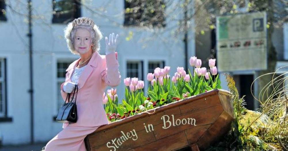 Local woman to walk round Perthshire village dressed as the Queen to raise money for NHS staff - dailyrecord.co.uk